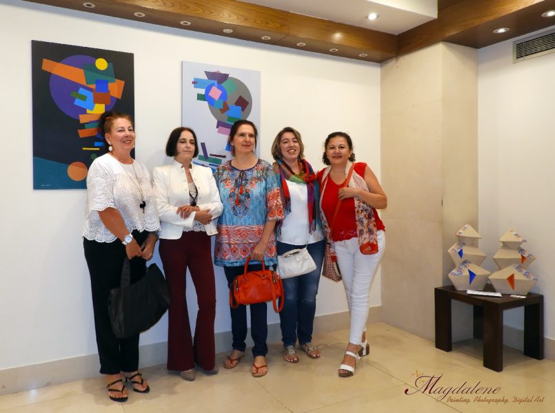 Ατομική της έκθεση «Directions» της ΛΕΝΑΣ ΝΤΙΜΟΒΑ 2019 Μάγδα Καραγιαννίωτου Μυστικού- Λένα Ντίμοβα - Ντίνα Αναστασιάδου - Βούλα Παπατσιφλικιώτη - Μαγδαληνή Πούγγουρα